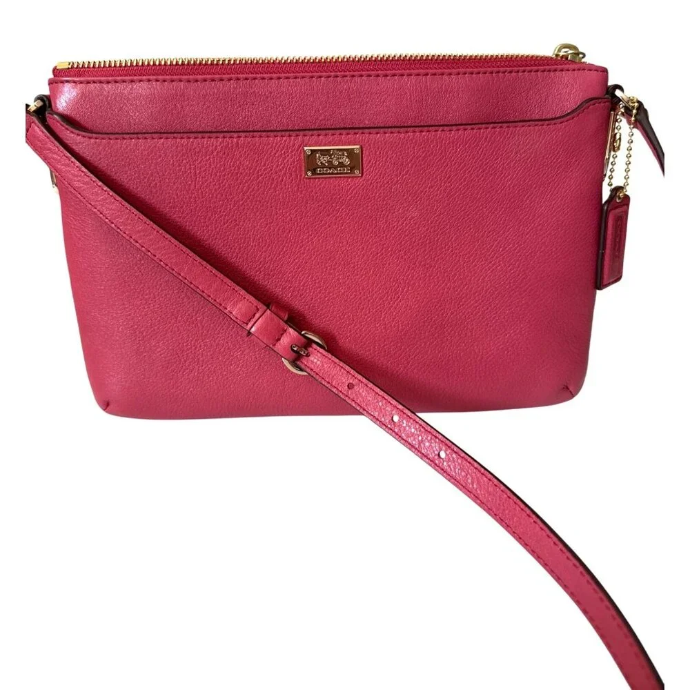 COACH Crossbody Bag Madison Leather East West Swing pack in Loganberry women Med - Picture 2 of 8